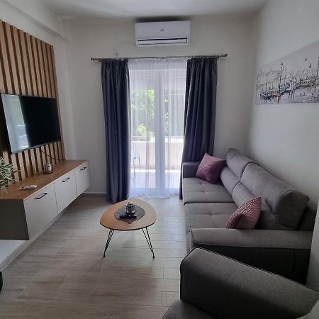 Apartment Ninas Dobrota Esterno foto