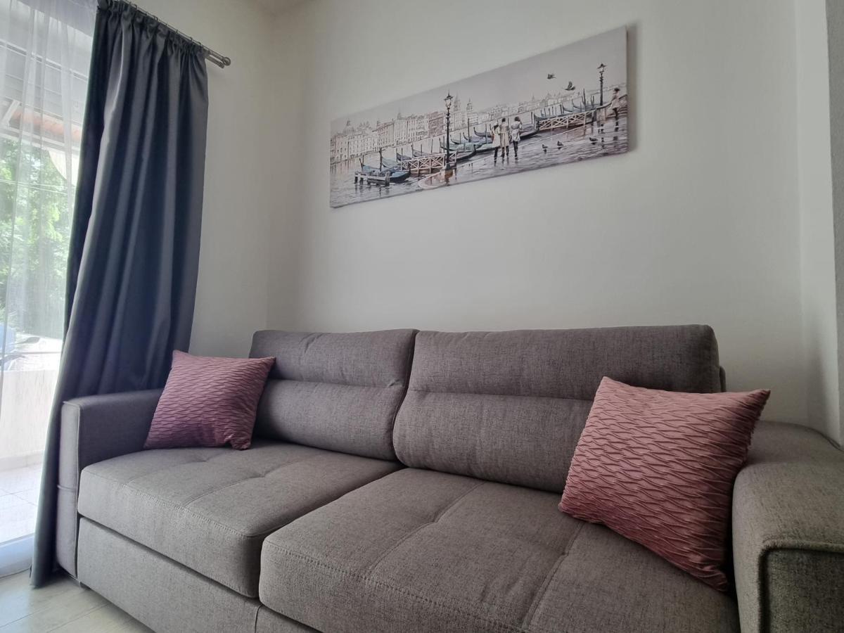 Apartment Ninas Dobrota Esterno foto